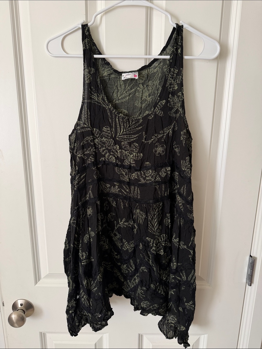 Black Floral-Print Sleeveless Tank Top